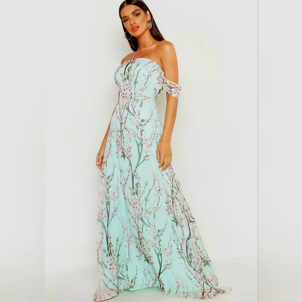 Floral off the shoulder maxi dress - Picture 1 of 4